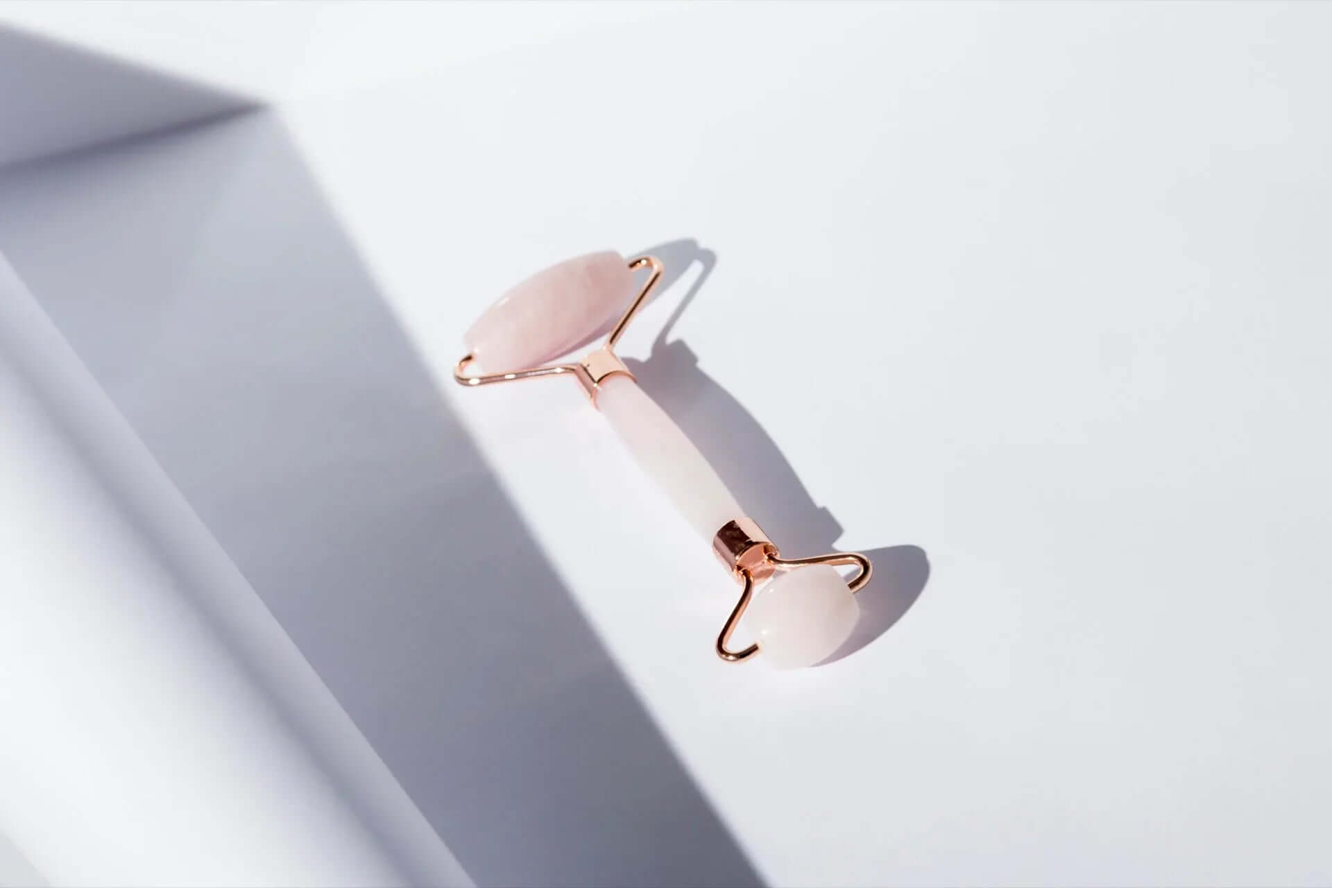 ROSE QUARTZ FACE ROLLER PREMIUM QUALITY - DOS Cosmetics