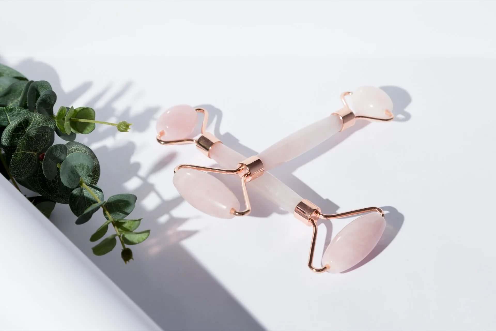 ROSE QUARTZ FACE ROLLER PREMIUM QUALITY - DOS Cosmetics